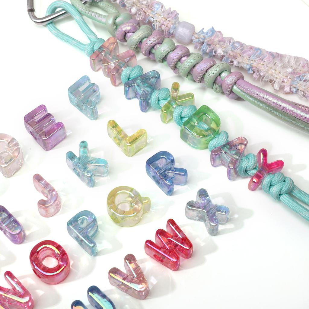 5 Stück Acrylperlen Regenbogen Sonnenschein Buchstabenperle für DIY Halskette Armband Ohrringe Schmuckherstellung Bastelzubehör
