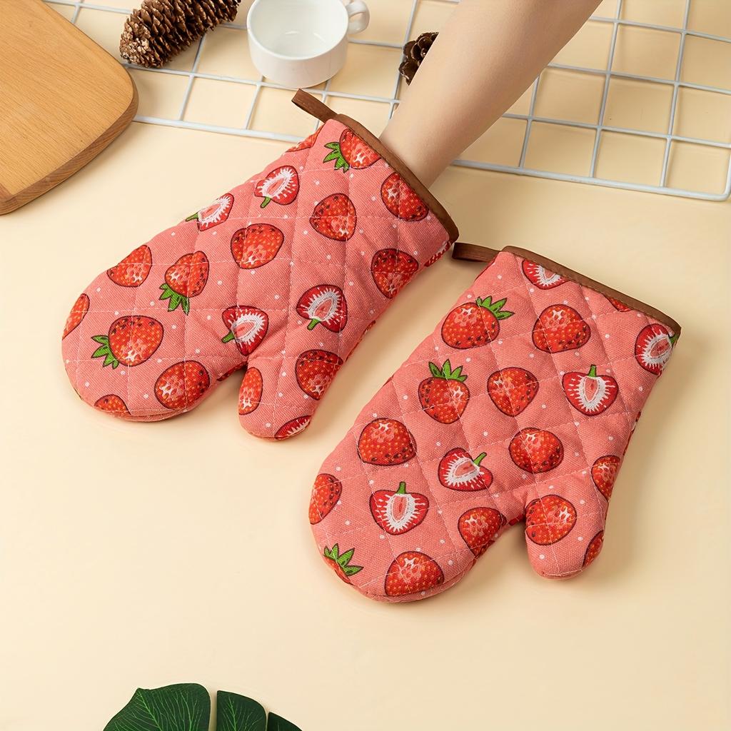 Strawberry Pattern Daily Home Kitchen Oven Gloves Heat Insulation Pad Thickened Baking Anti-Burn Gloves Heat Insulation Pad BBQ Cooking Set 2PCS4pcs