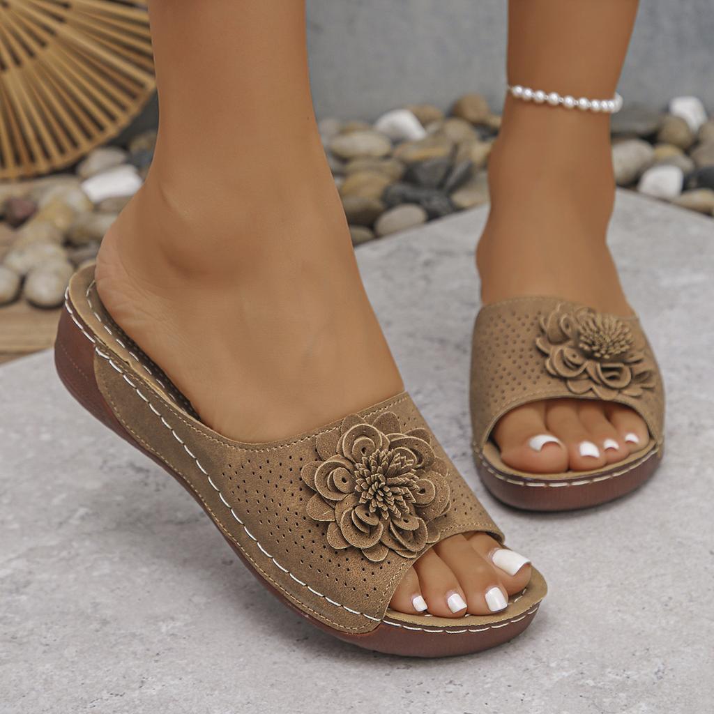 Foreign trade large size women's shoes 2025 spring and summer new slope heel open-toed outer slippers women European and American cool slippers women