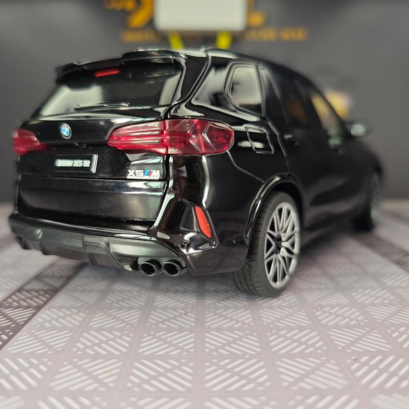 1:24 BMW X5M Leichtmetall-Automodell, Türen und Motorhaube, Kofferraum können mit Ton- und Lichtrückmeldung geöffnet werden Geschenk