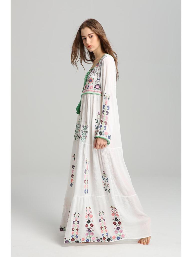 Boho Chic Dlouhé šněrovací šaty s květinovou výšivkou