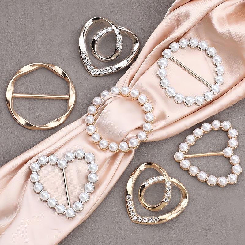 Fashion Luxury Waist Fixed Buckle, Metal Pearl Heart Clothes Corner Knot Buckle, Elegant Scarf Shawl Decorative Accessories for Women