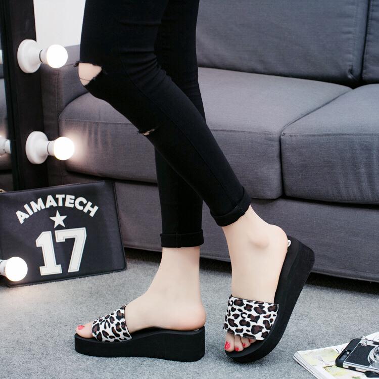 Summer new one-word beach slippers sandals women's non-slip high-heeled platform women's sandals