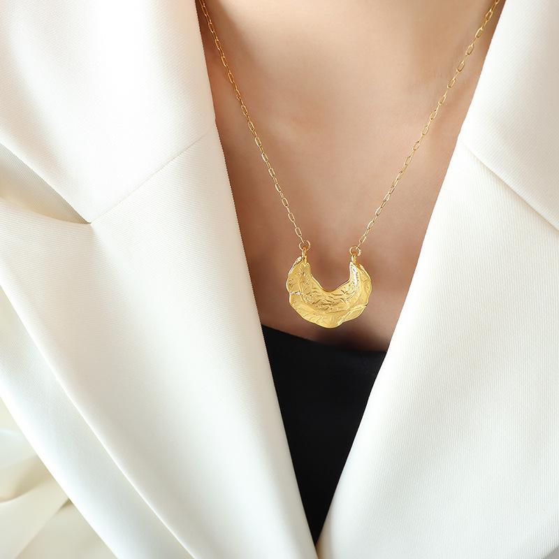 European-American Hammered Texture Pleated Choker and Titanium Steel Necklace Earring Set