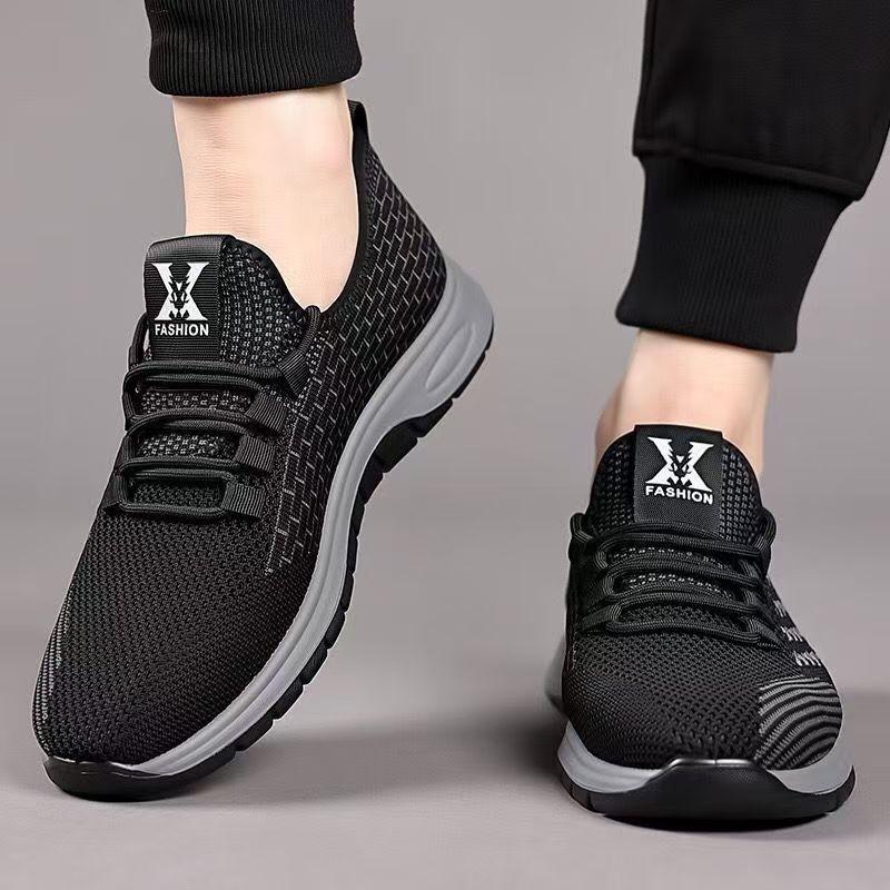Men's shoes new fly-woven shoes middle-aged and elderly simple casual shoes soft sole non-slip one-pedal versatile lazy shoes