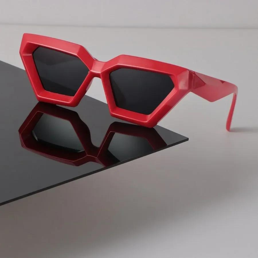 

Vintage Retro Sunglasses Women Men Cat Eye Mirror Clear Lens Luxurious Glasses Sexy Designer Brand Style Black Sun Eyeglasses for Female Male other