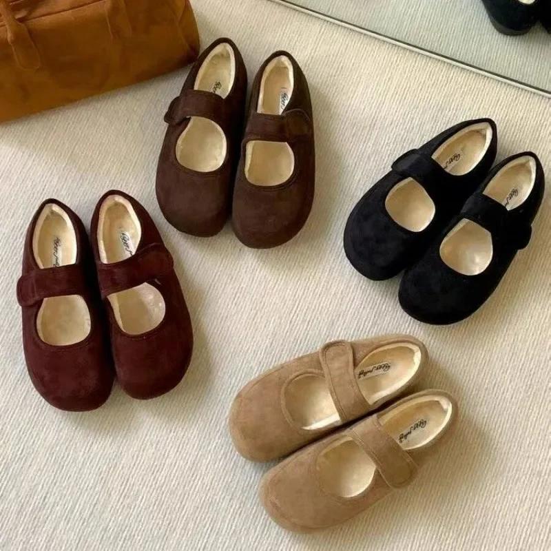 2025 Winter New Velvet Warm Cotton Shoes Women's Round Head Shallow Mouth Casual Sports Shoes Retro Soft Bottom Cotton Shoes