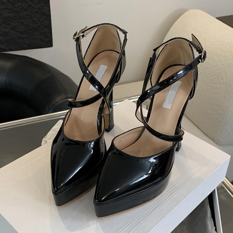 

Liyke Черная лакированная кожа Острый носок Супервысокий каблук Стрипы для танца на пилоне Модные туфли-лодочки на платформе с ремешком с пряжкой для женщин Сандалии 35