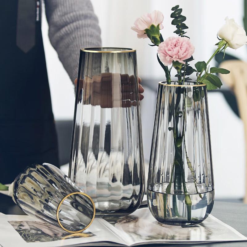 Ruijie Luxury Prismatic Glass Vase