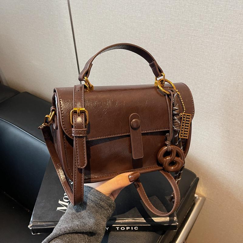 Retro Small Bag Women's Versatile Fashion New Simple Shoulder Messenger Bag Hand Carry Small Square Bag