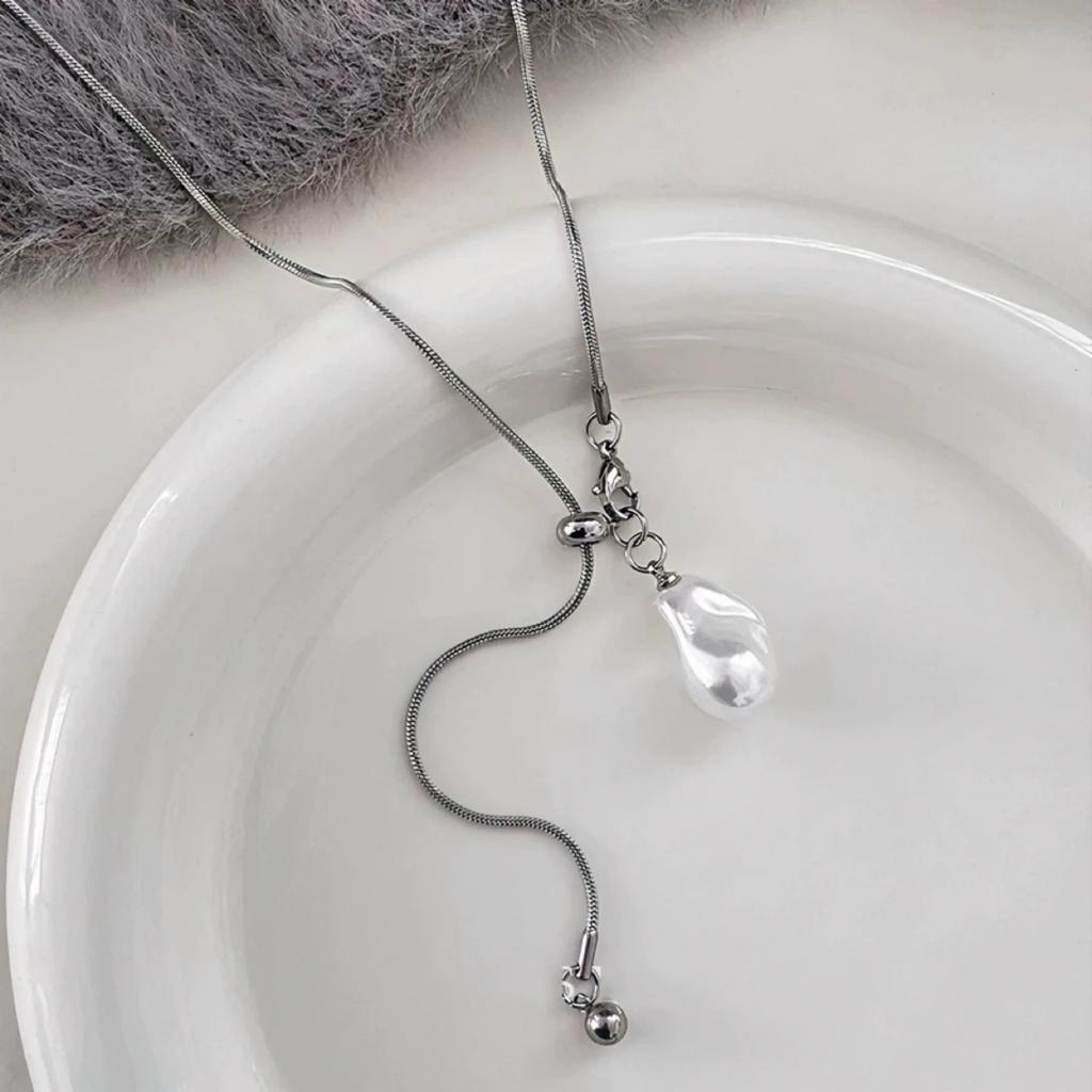 Gold pearl long pendant necklace women's autumn and winter temperament high-end light luxury sweater chain retro adjustable accessories