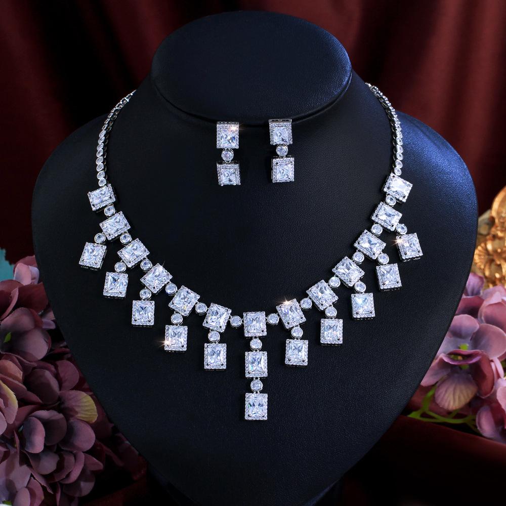 

Яркие Бриллиантовые Ювелирные Изделия Ожерелье Серьги Свадебные Свадебные Ювелирные Изделия Циркон Набор Аксессуаров для Платья Цепочка