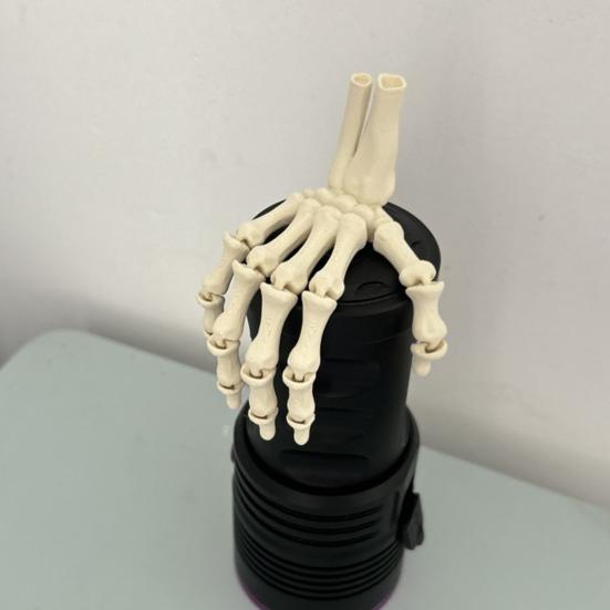 Halloween Skeleton Hand 3D Printed Plastic Human Hand Bone Model Scary Halloween Trick Props for Tableware Party Supplies Haunted House Home Decor