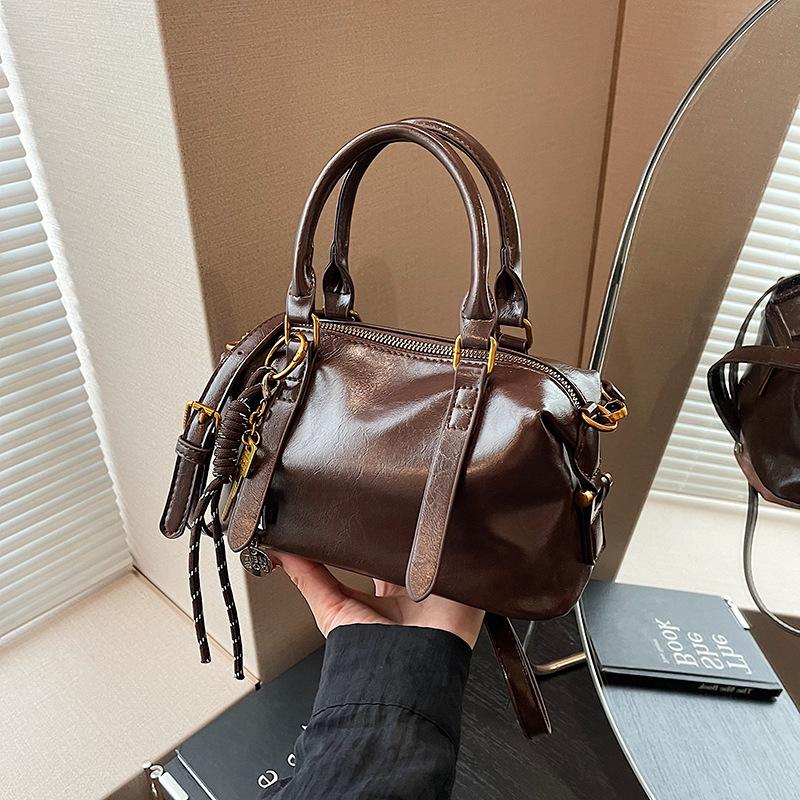 Retro Women's Bags New High-end Texture Versatile Niche Messenger Bags Casual Portable Pillow Bags