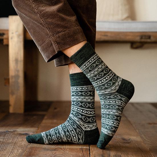 Warm Wool Socks for Men Winter Thermal Thick Crew Socks Vintage Style Retro Pattern Socks for Cold Weather