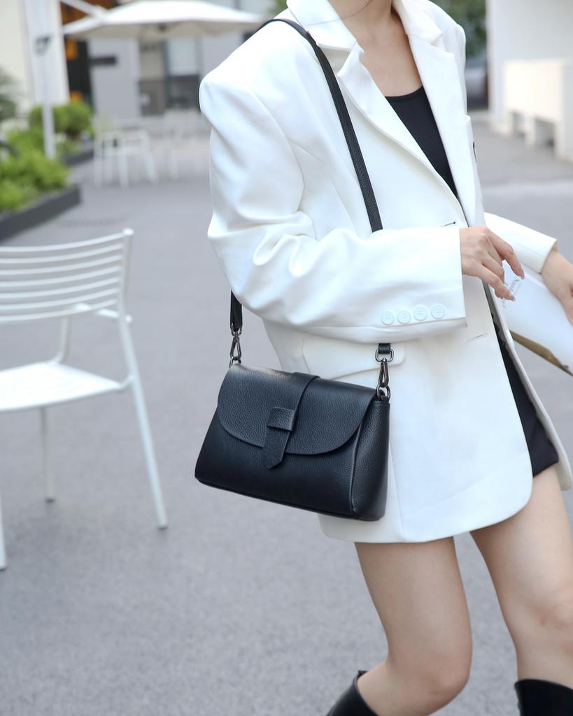Genuine Leather Crossbody Bag for Women 2026 Lightweight Square Shoulder Bag Top Layer Cowhide Soft Underarm Bag for Mom