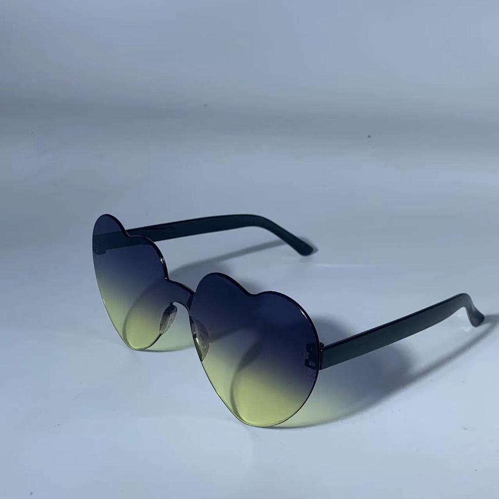 Transparent Heart-Shaped Jelly Sunglasses for Men & Women - European & American One-Piece Design
