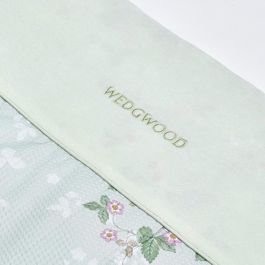 Nishikawa Wedgwood Quilted Blanket, Single, Washable, Wild Strawberry, Soft and Smooth Green, FE05803600