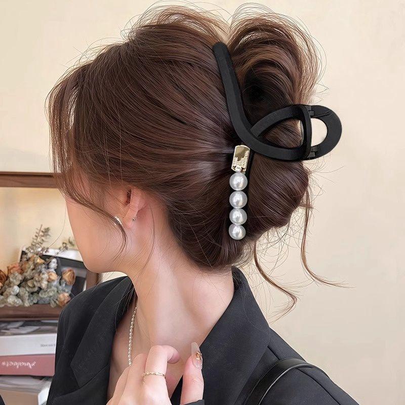 Elegant Large Hair Claw Clip for Thick Hair - High-End Korean Updo Shark Clip