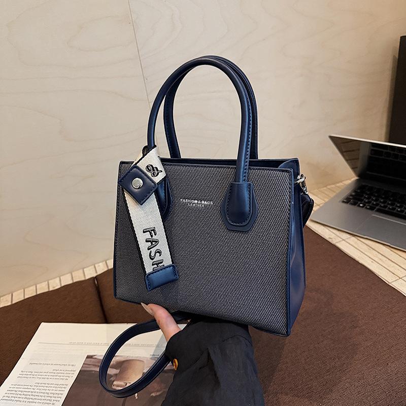 Premium Sense Simple Portable Small Bag Fashionable New Women's Commuter Versatile Shoulder Messenger Bag