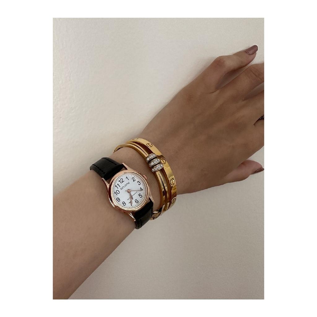 Armbanduhr im Vintage-Stil mit Lederarmband