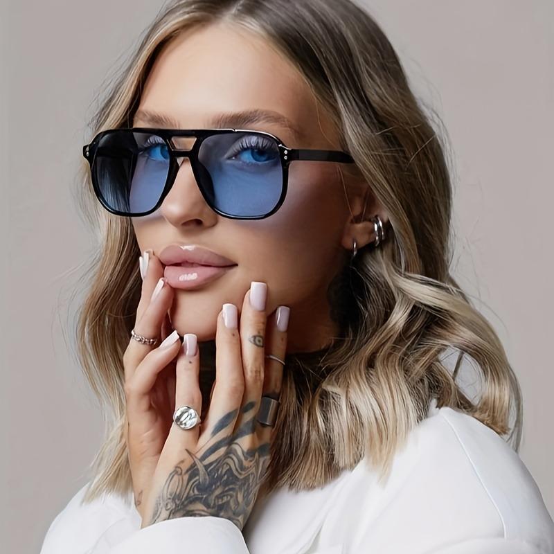 Stylish Blue Lenses Women'S Fashion Glasses - Black Frame Polycarbonate Lenses Perfect for Fashion-Forward Looks