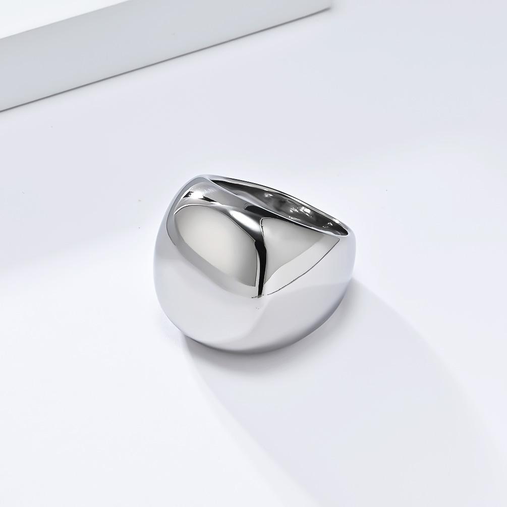 Beauty, Simplicity and Exaggeration, Mirror Titanium Steel Gold-plated Ring Ring, High-end Fashion Temperament, Wear Women's Hand Jewelry