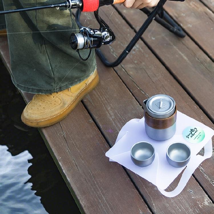 Einfacher Klapptisch Kompakt Tisch mit rutschfester Basis Wetterbeständiger Outdoor-Beistelltisch für Zusammenkünfte Kinderanlass