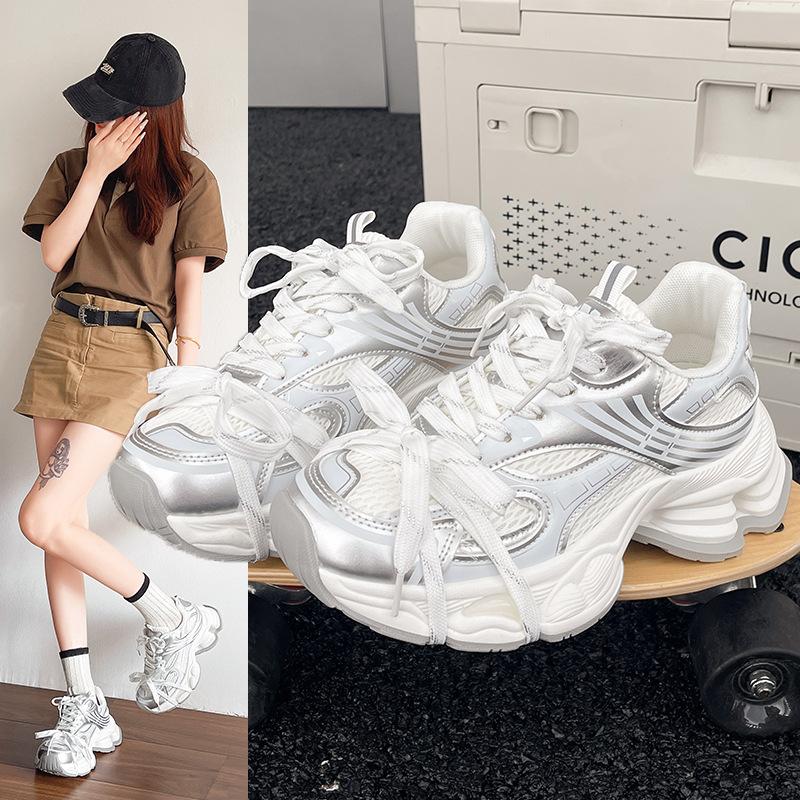 Thick-soled Women's New Super-hot Women's Shoes Are Versatile, and Small People Increase Their Height. Women's Fried Street Sneakers