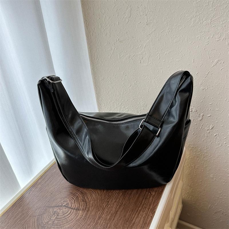 Stylish Vintage Fashion Shoulder Bag Large Capacity Tote Bag For Women In Black Brown And Light Brown