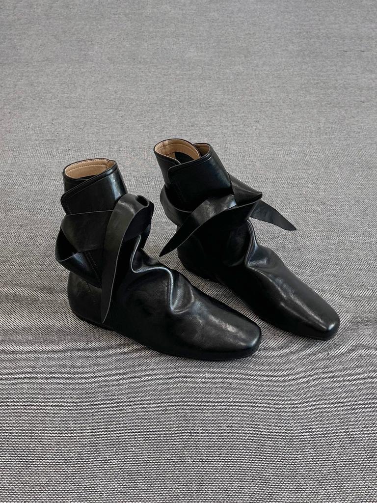 Niche Polished British Style Martin Boots Women's Autumn and Winter Chelsea Short Boots Bow Flat Bottom Pleated Pile Boots