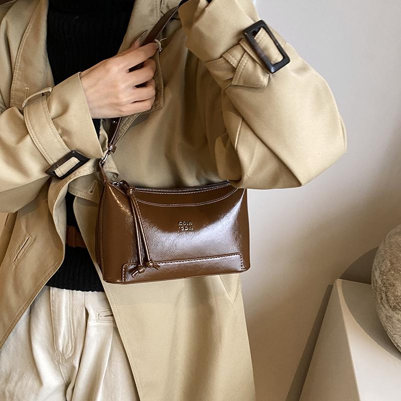Oil Wax Leather Bag Women'S Bag Trendy One Shoulder Underarm Dumpling Bag Fashionable And Simple Underarm Bag