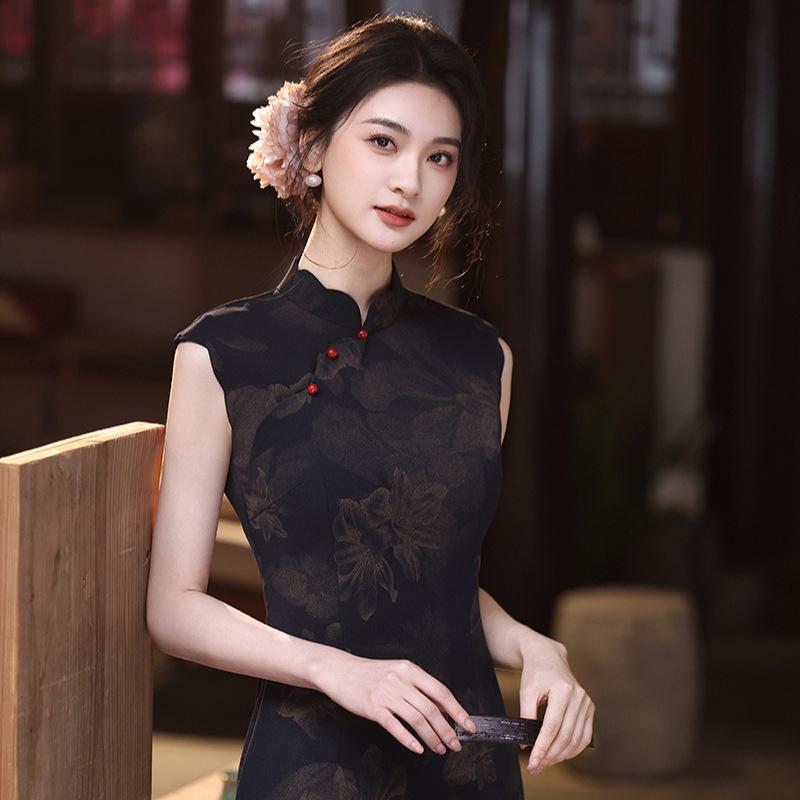 Yuetang retro improved new Chinese navy blue sleeveless cheongsam women's 1011 spring new models can be worn daily young models