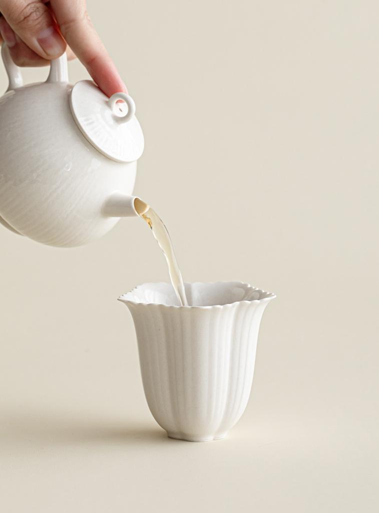 Teacup White Ceramic Lotus Petal Zen Heart Handmade Cup Master Cup Single Teacup Drink Tea Tea Cup