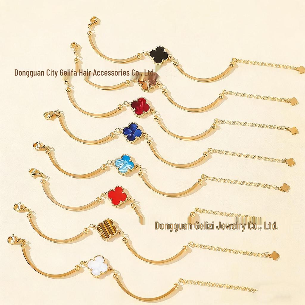 Gold Four-Leaf Clover Bracelet: Elegant, Colorfast & Stylish