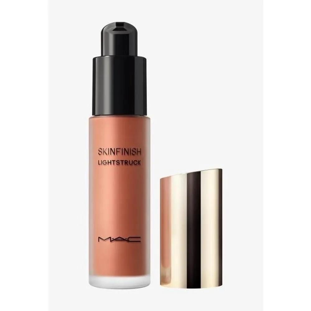 MAC Skinfinish Lightstruck Liquid Highlighter - Cherry Chrome One Color