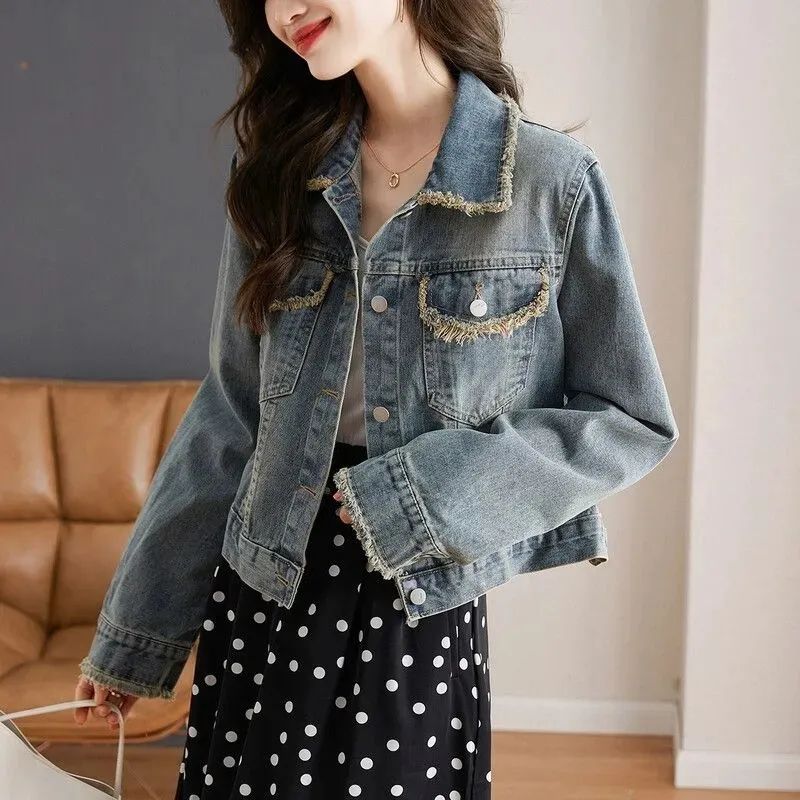Chic Women's Vintage Denim Jacket with Loose Fit, Early Autumn Stylish Outerwear, Trendy Retro Short Coat