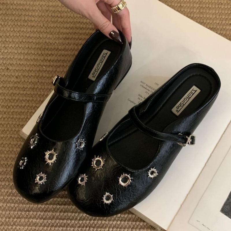Fashion Round Toe Metal Rivet Embellished Design Flat Sandals Women Fashion Comfort Buckle Soft Sole Slipper Sandalki Damskie Eleganckie