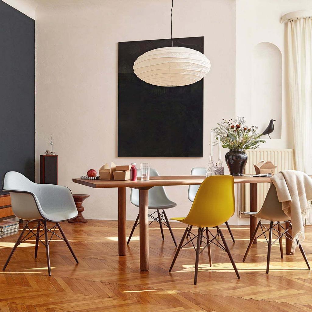 Nordic Modern Dining & Office Chair with Plastic Backrest - Simplistic Design for Home and Work.