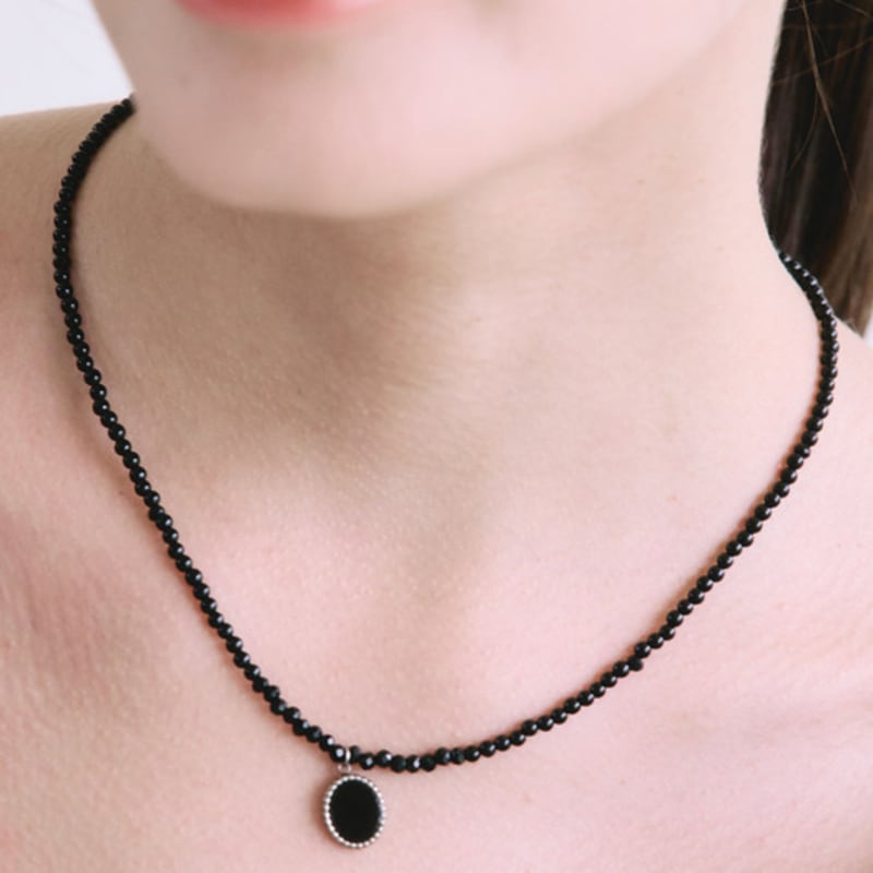 NUOY Oval Black Onyx Necklace
