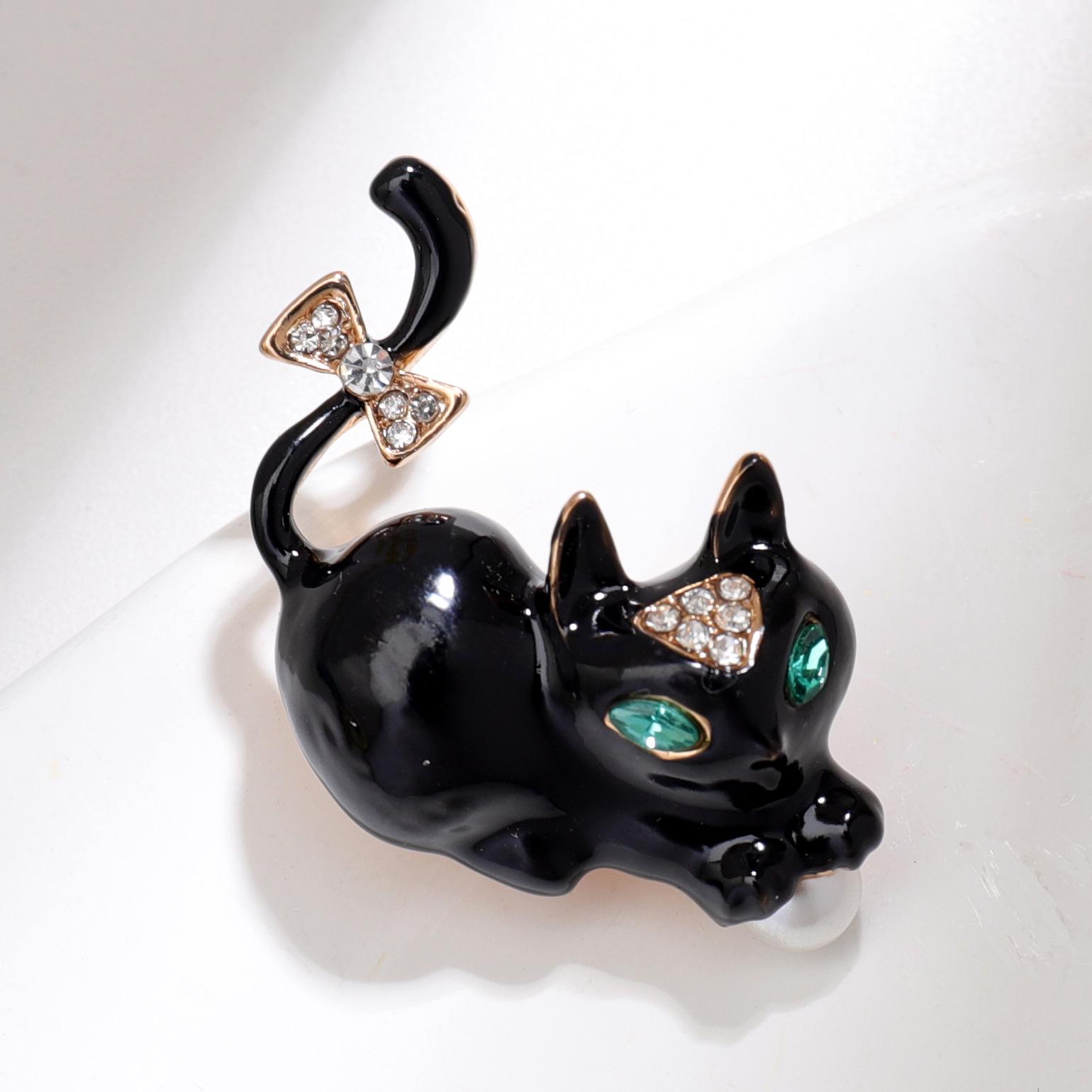 

Бриллиантовая брошь в виде кошки в корейском стиле: Ретро черно-белый костюм животного аксессуар для мужчин и женщин