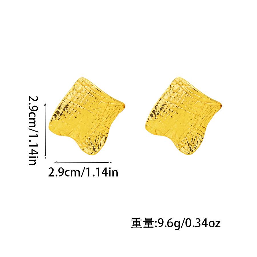 

European and American ins style, irregular personality, uneven shape, French retro stud earrings, short stainless steel earrings золотой