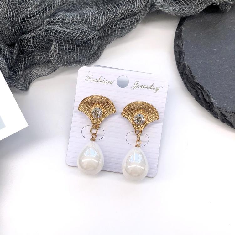 Retro stil personlighet överdrivna metallnitar örhängen enkla geometriska barockstil hoppande örhängen mode öron smycken