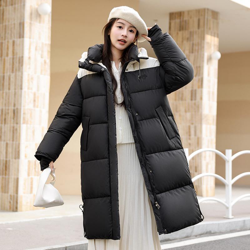 The New Contrasting Down Cotton Jacket for Winter 2025 Is a Women's Over-the-knee Mid-length Thickened Loose Cotton Jacket
