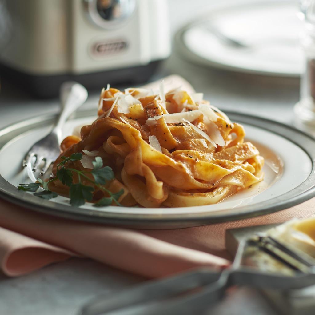 glass blender Retro blender mixer juicer up to 600ml rotation speed pulse function Compatible with ice and frozen fruit Living alone or living with