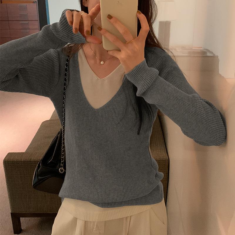 Korean V-neck Fake Two-piece Contrasting Color Age-reducing Sweater for Women In Autumn and Winter New Long-sleeved Versatile Woolen Top