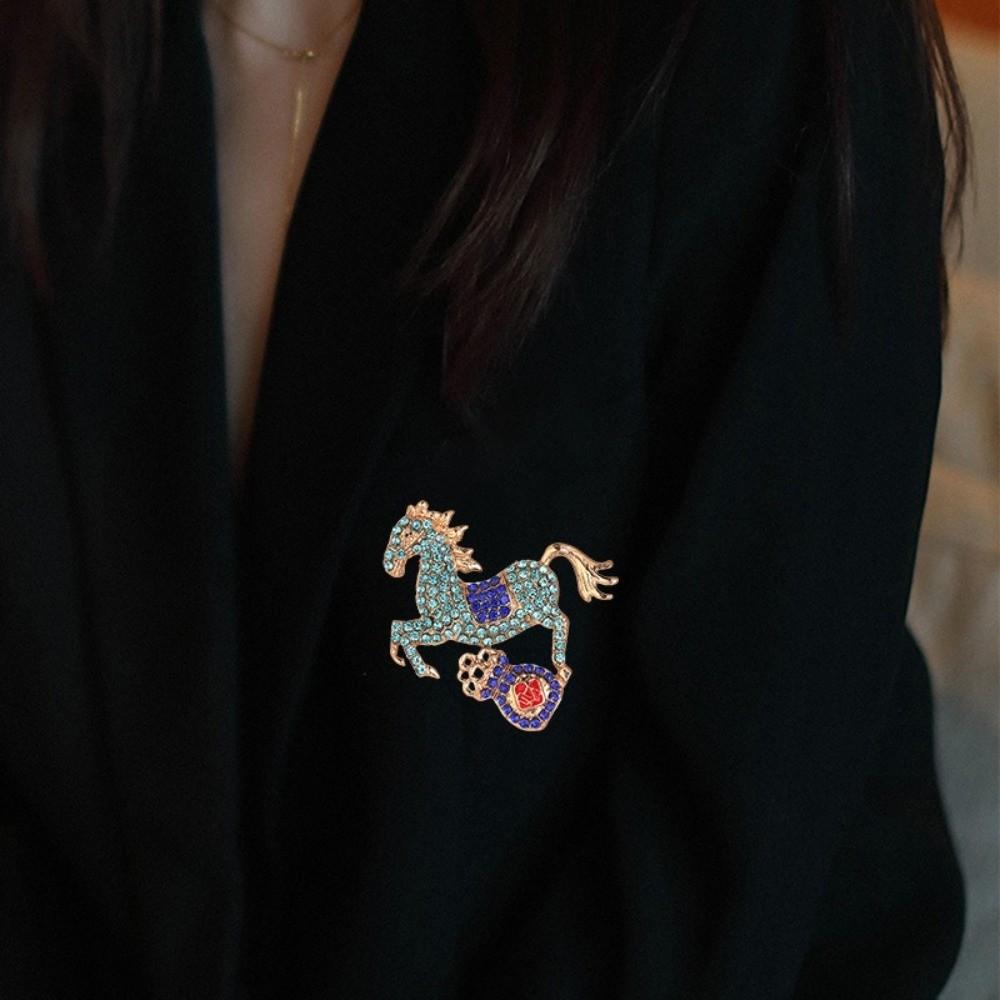 Rhinestones Running Horse Brooch Decorative Zodiac Animal Badge Brooch Pins  Jewelry Accessories