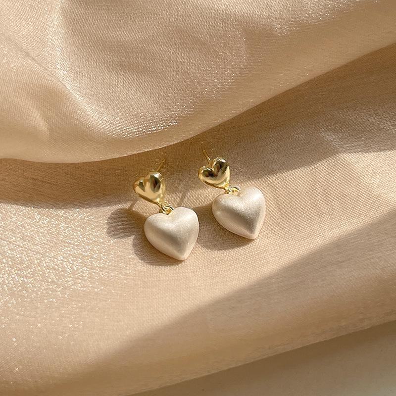 925 Silver Needle Luxury Heart Earrings for Women – Trendy, Versatile, Elegant Celebrity Style