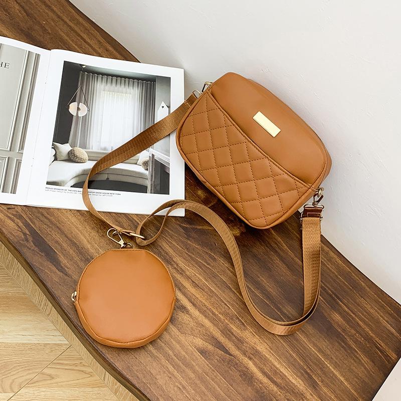 Mother and child bag, small square bag, new girls rhombus shoulder messenger bag, letter chain bag, one piece.