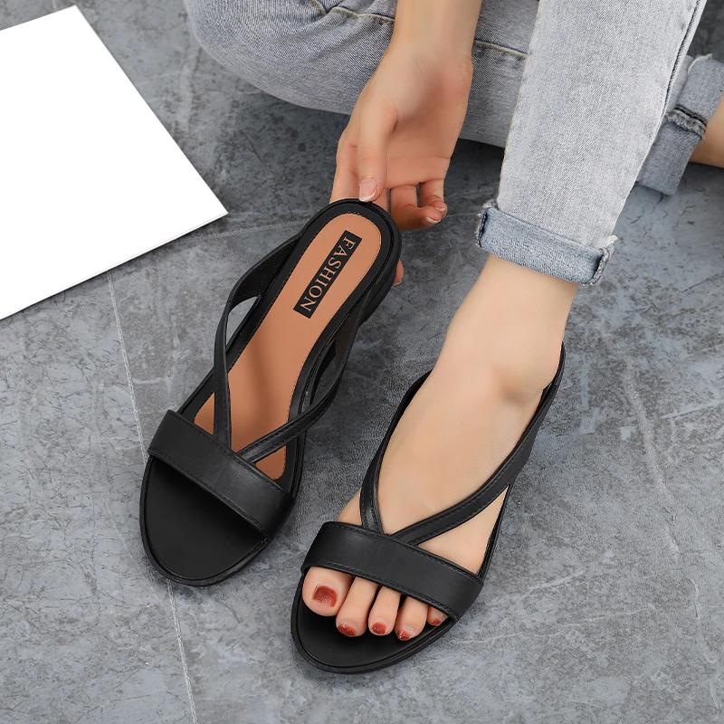 Fashion 2025 Women's Fashionable PVC Low-heeled Sandals and Thick-soled Casual Shoes for Wearing Slippers Outside